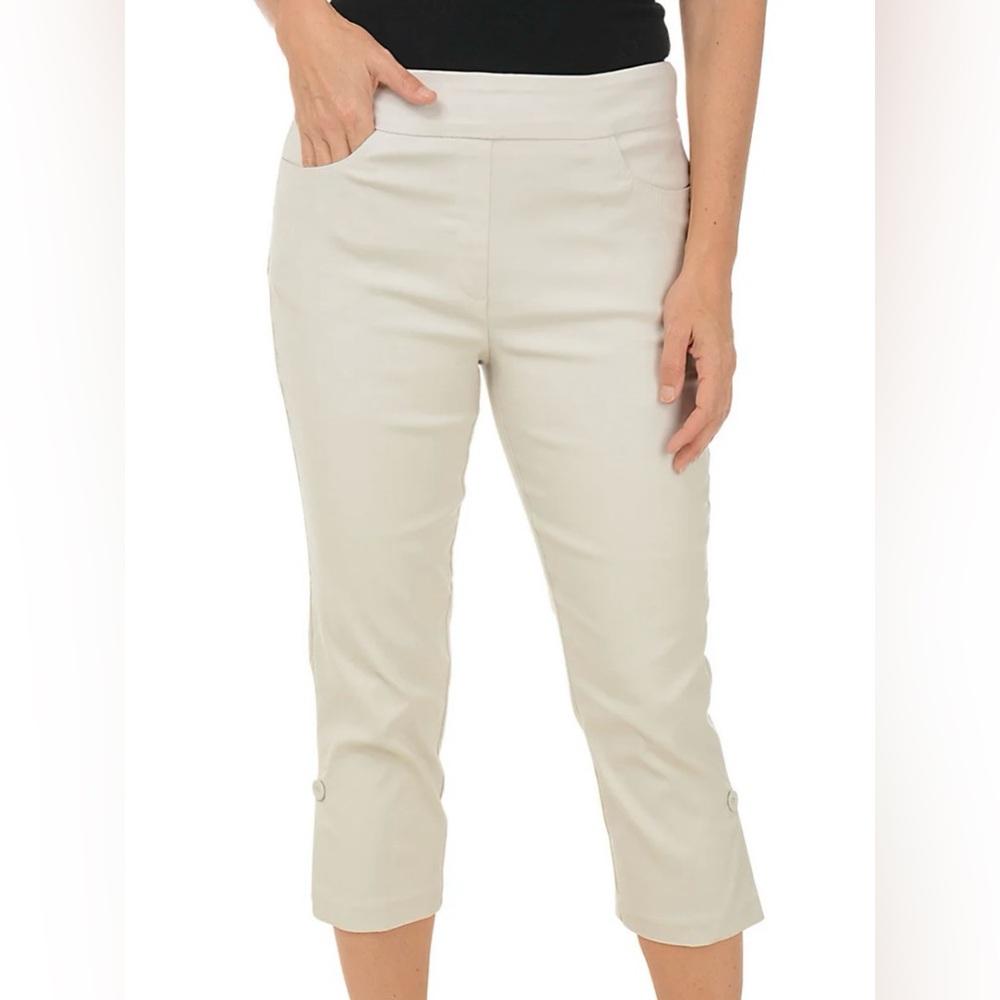 NWT Tribal Pull On Button Hem Capri Pants